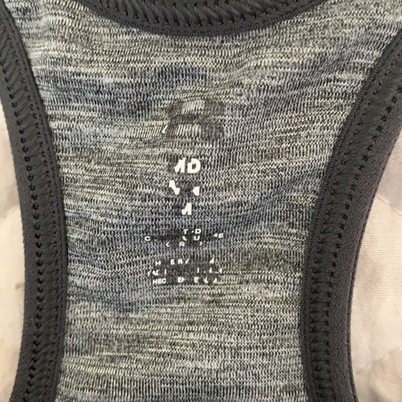 Under Armour Sports Bra - Picture 3 of 4